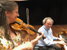 Catherine Manson playing violin and Kenneth Slowik playing harpsichord